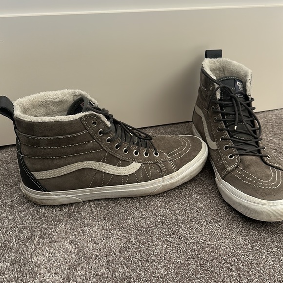 Vans - Picture 3 of 5